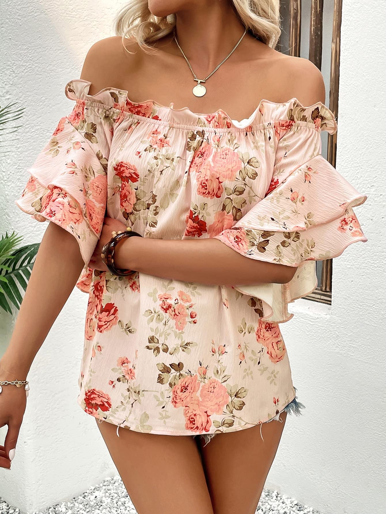 Blusa con estampado floral para mujer de SOLY HUX, hombros descubiertos, ribete con volantes, media manga, blusa de verano, estampado floral rosa mediano